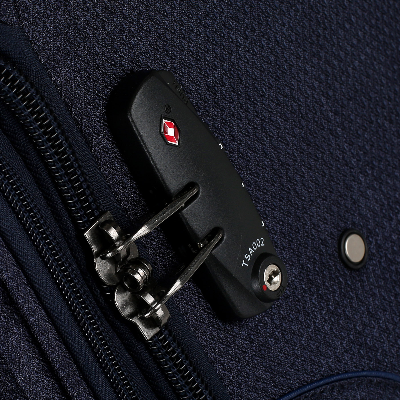 Чемодан средний M тканевый American Explorer Boone