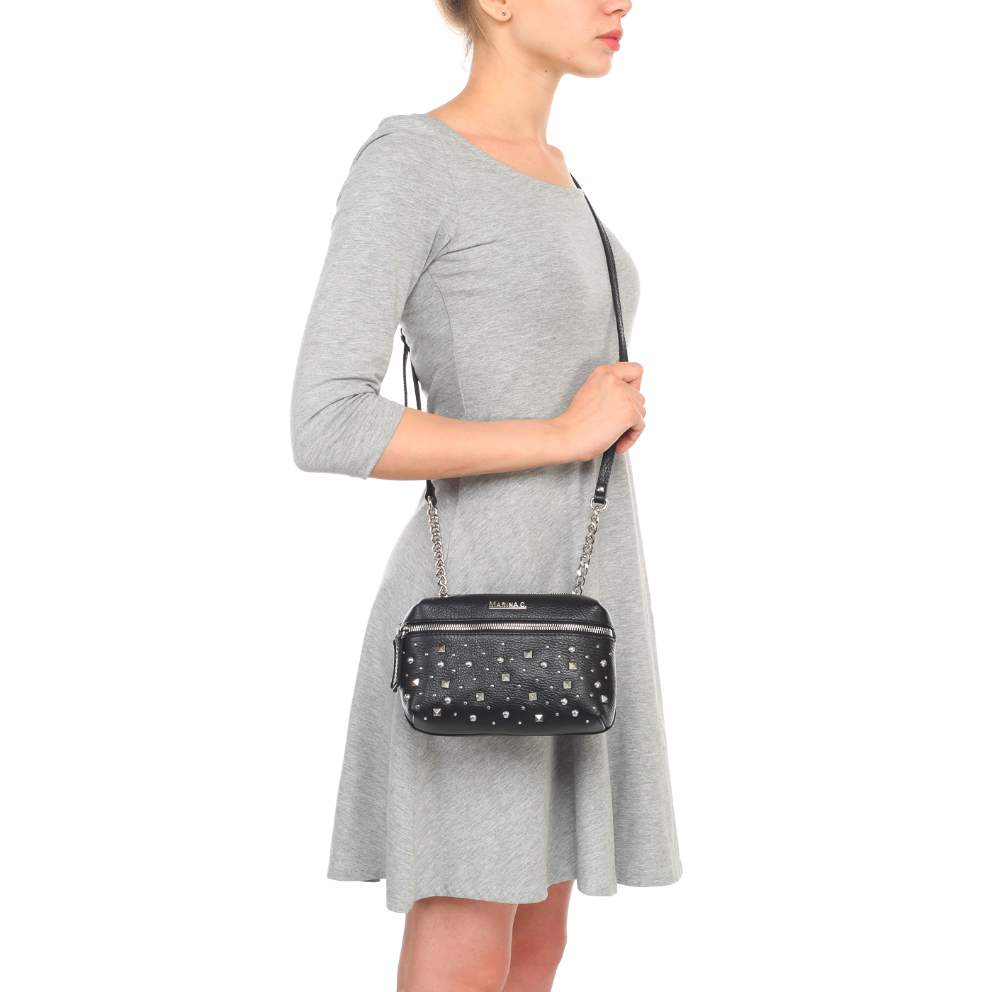 Черная кожаная сумочка через плечо с серебряными клепками Marina Creazioni 