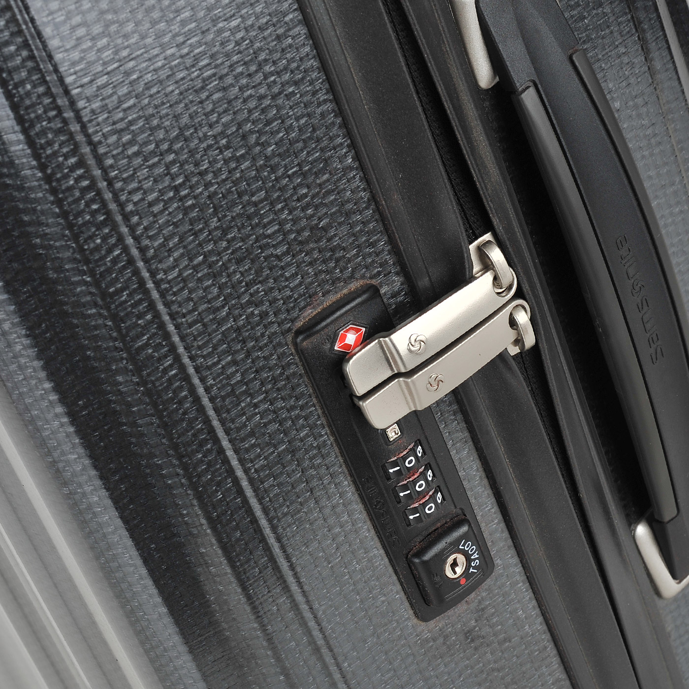 Чемодан маленький S из материала Curv с кодовым замком Samsonite Lite-Cube