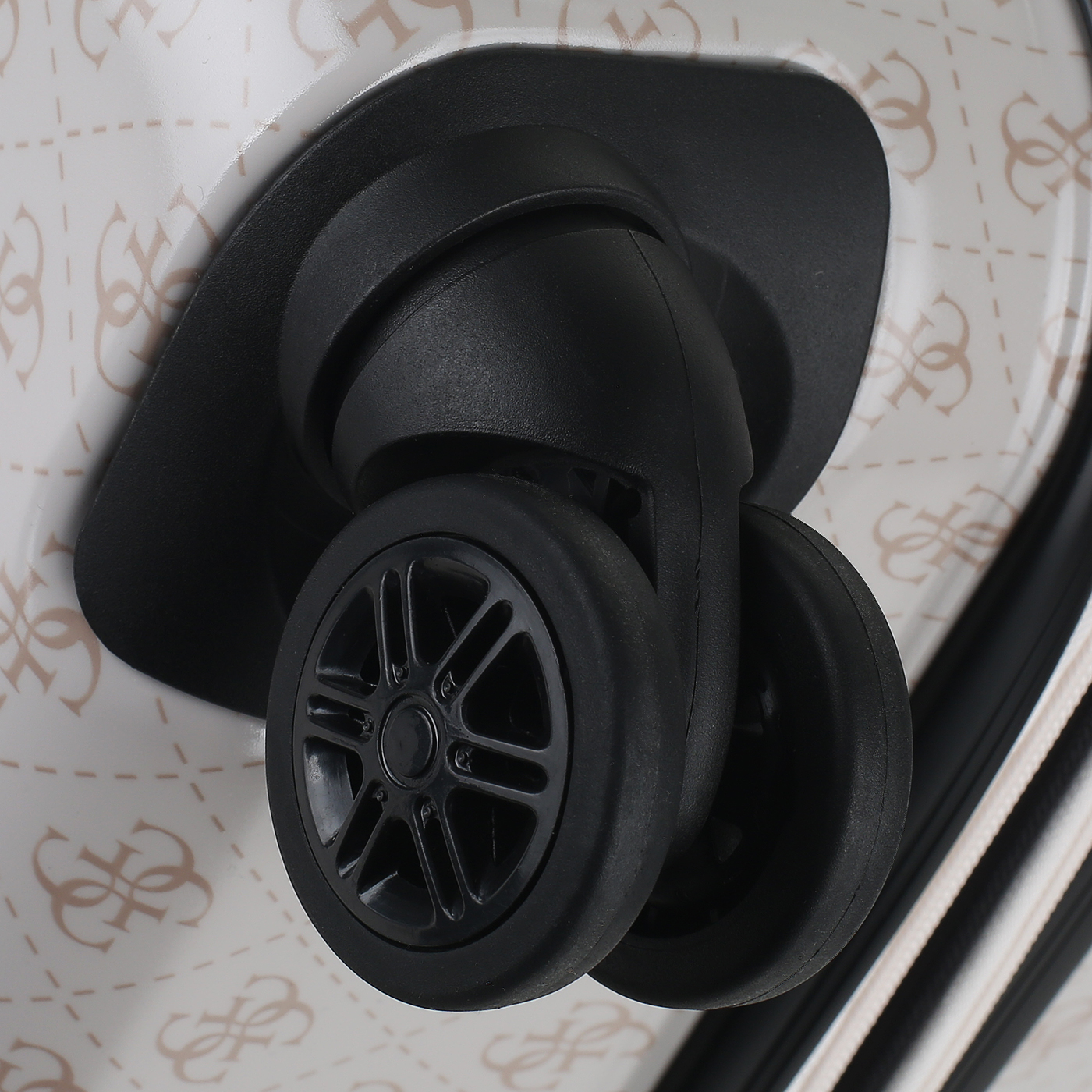 Чемодан на колесах Guess Jesco Travel