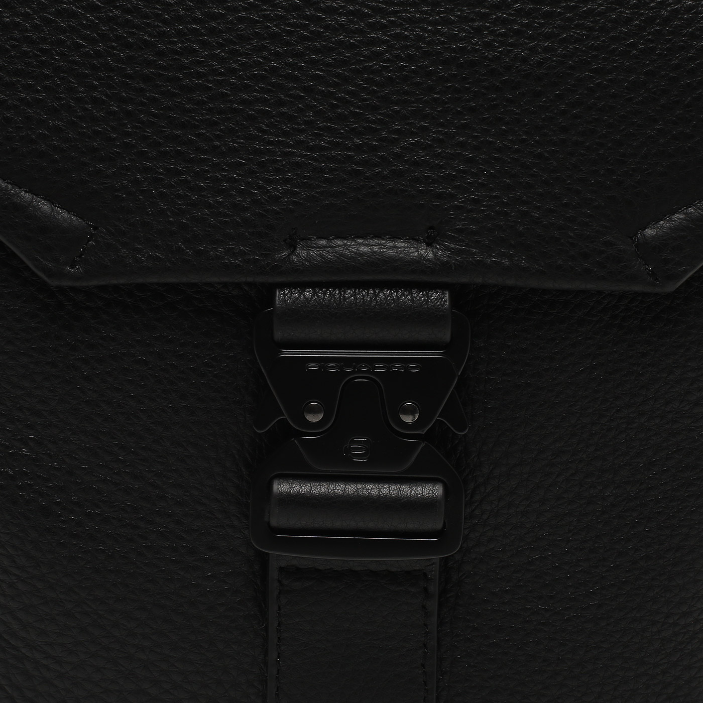 Однолямочный рюкзак Piquadro Than