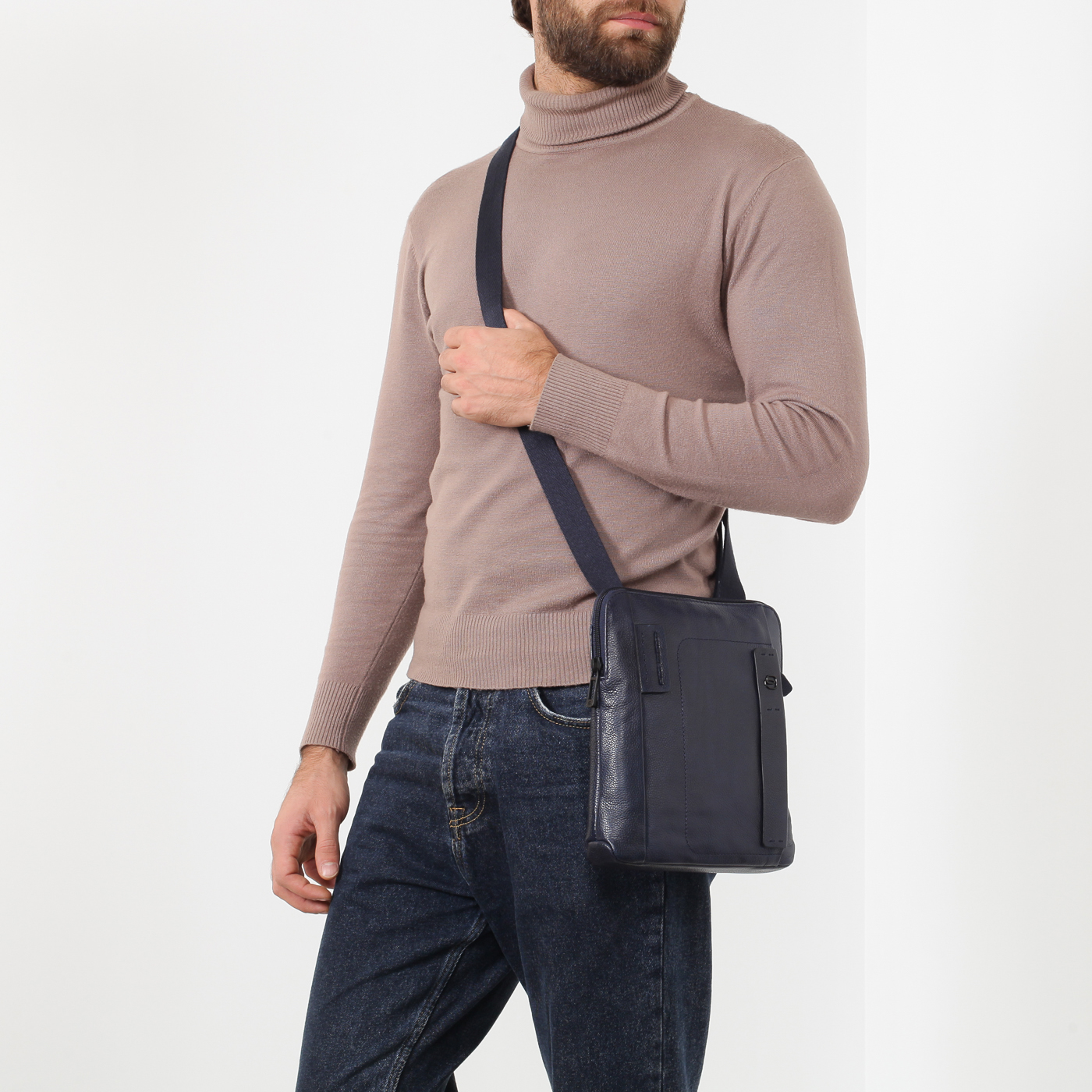 Сумка-планшет через плечо Piquadro Plus